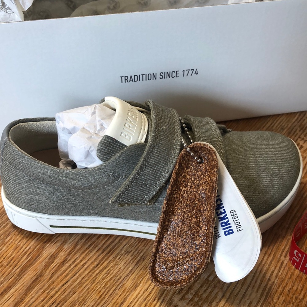 Kids Birkenstock sneakers. Size C11